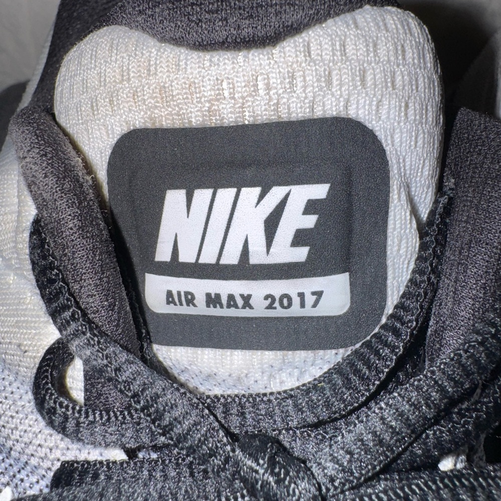 Nike Air Max 2017 Men’s Black and White Gradient Sneakers - Picture 5 of 5